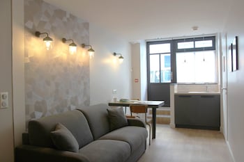 Standard Studio, 1 Queen Bed, Non Smoking, Kitchen