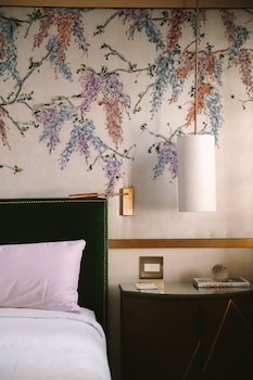 Wisteria One Bedroom Suite