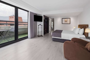 Deluxe Room, 1 King Bed, Non Smoking