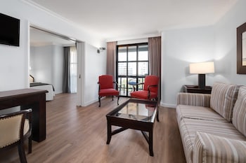 Suite, 1 King Bed, Non Smoking