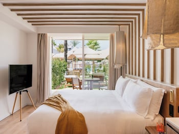 Junior Suite (Extra ME, Oasis access)