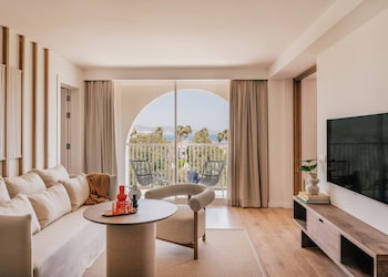 Suite, 2 Bedrooms (Ultimate ME 2+2)