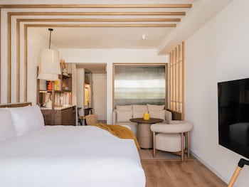Junior Suite (Superior ME+ Oasis View)