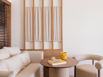 Junior Suite (Superior ME+ Oasis View)