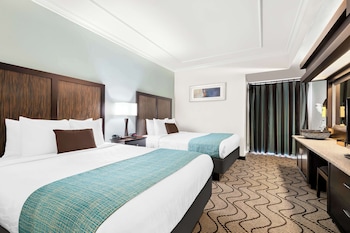 Suite, 2 Queen Beds, Accessible, Bathtub (with Sofabed)