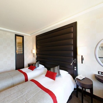 Emeraude Double Room, City View