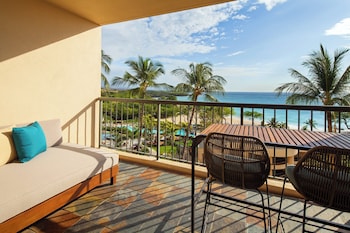 Guest Room, 1 King, Partial Ocean View