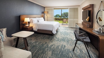 Guest Room, 1 King, Partial Ocean View