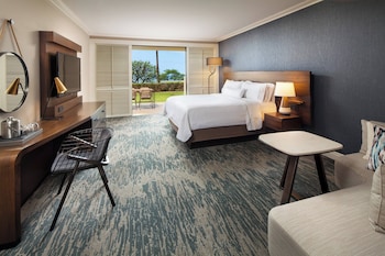Guest Room, 1 King, Partial Ocean View