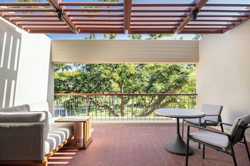 Room, 1 King Bed, Golf View, Tower (Newly Renovated)
