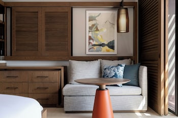 Room, 1 King Bed, Beachfront (Floor 2-4, Renovated)