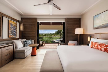 Deluxe Room, 1 King Bed, Golf View, Tower (Newly Renovated)