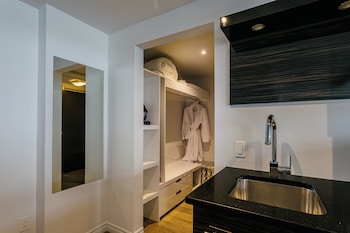 Suite (Panorama)