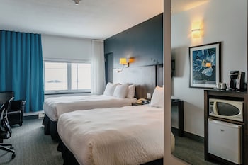 Comfort Room, City View