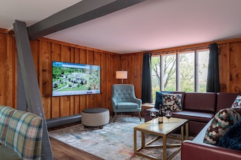 South Hill Suite