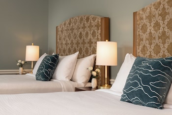 Double Queen Room
