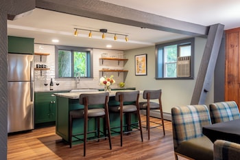 South Hill Suite