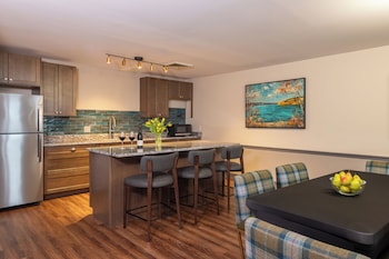 Cayuga Suite