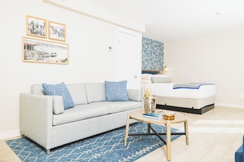 Deluxe Single Room, 1 Queen Bed, Harbor View, Tower
