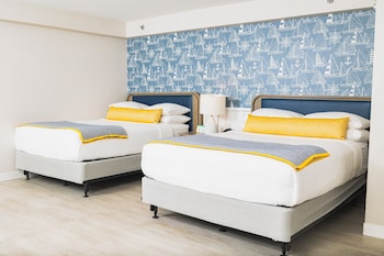 Standard Double Room, 2 Queen Beds, Bathtub Grab Bars, City View