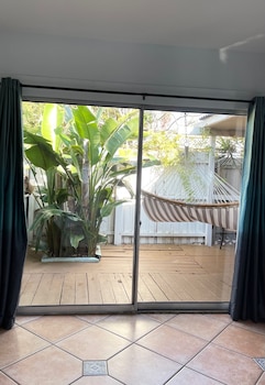 Cottage, Bay View (SouthWest Room)
