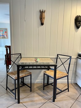 Luxury Cottage, 1 Bedroom, Hot Tub, Bay View (Rainforest Room)