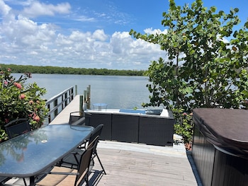 Townhome, 2 Bedrooms, Bay View