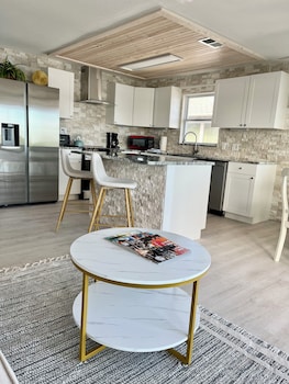 Family Townhome, 2 Bedrooms, Bay View
