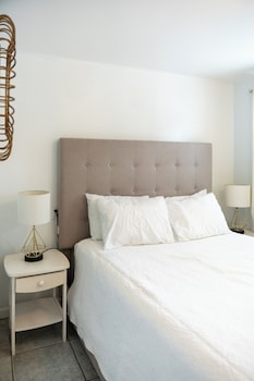 Cottage, Bay View (Key West Room)