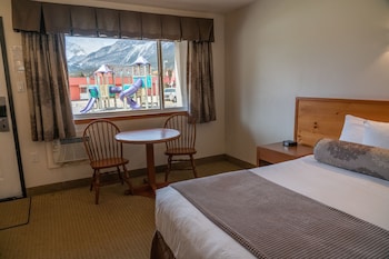 Hotel Room 1 Queen