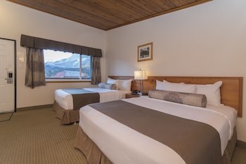 Hotel Room 2 Queen Beds