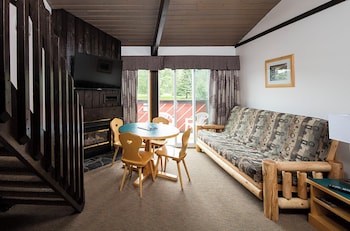 One Bedroom Loft, 3 Queens