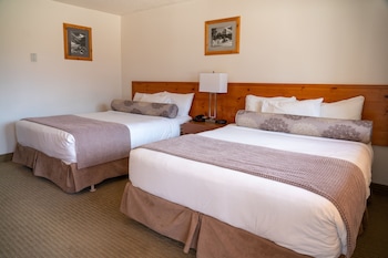 Hotel Room 2 Queen Beds
