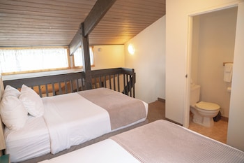 One Bedroom Loft, 3 Queens