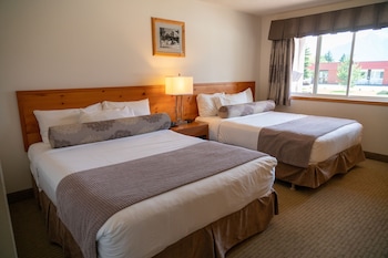 Hotel Room 2 Queen Beds
