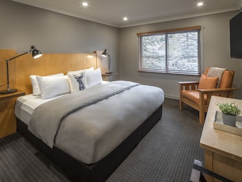 Suite, 1 King Bed with Sofa bed, Kitchenette (Buffalo Suite)