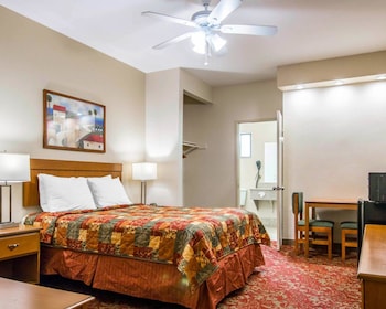 Standard Room, 2 Queen Beds, Non Smoking