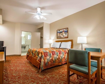 Standard Room, 1 Queen Bed, Non Smoking