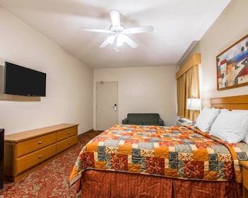 Standard Room, 1 Queen Bed, Non Smoking