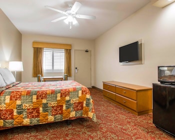 Standard Room, 2 Queen Beds, Non Smoking