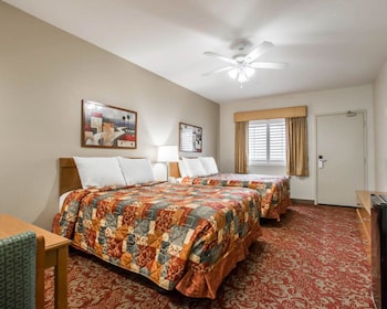Standard Room, 2 Queen Beds, Non Smoking