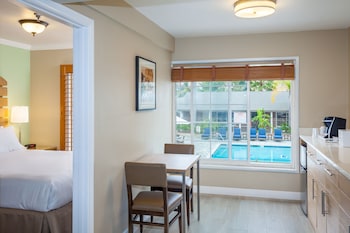 Suite, 1 Queen Bed with Sofa bed