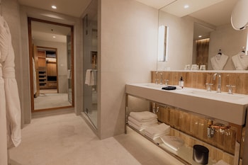 Comfort Room, 1 King Bed