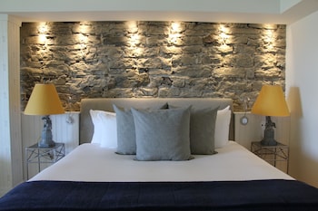 Room, River View (Luxe King)