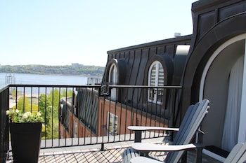Room, River View (Luxe King)