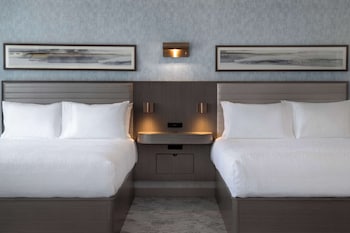 Studio, 2 Queen Beds, Accessible, Bathtub (Mobility & Hearing)