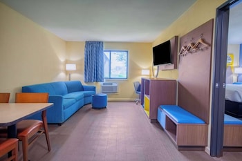 Suite, 2 Queen Beds, Non Smoking, Kitchenette