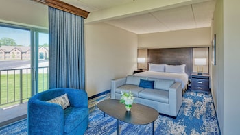 Deluxe Room, 1 King Bed with Sofa bed, Balcony, River View