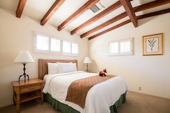 Suite, 2 Queen Beds (Sycamore Casita - 2 Queen Beds with P)