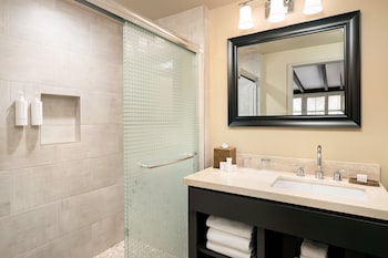 Suite, Multiple Beds (Marigold Casita - 1 King Bed and 2 Qu)